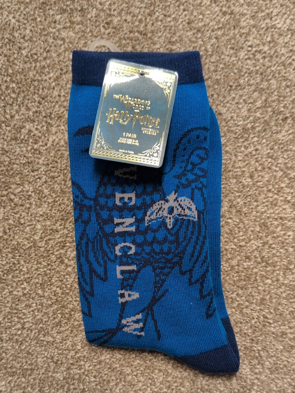 NWT Raven Crew Socks